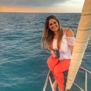 Meet your Posher, Caitlin